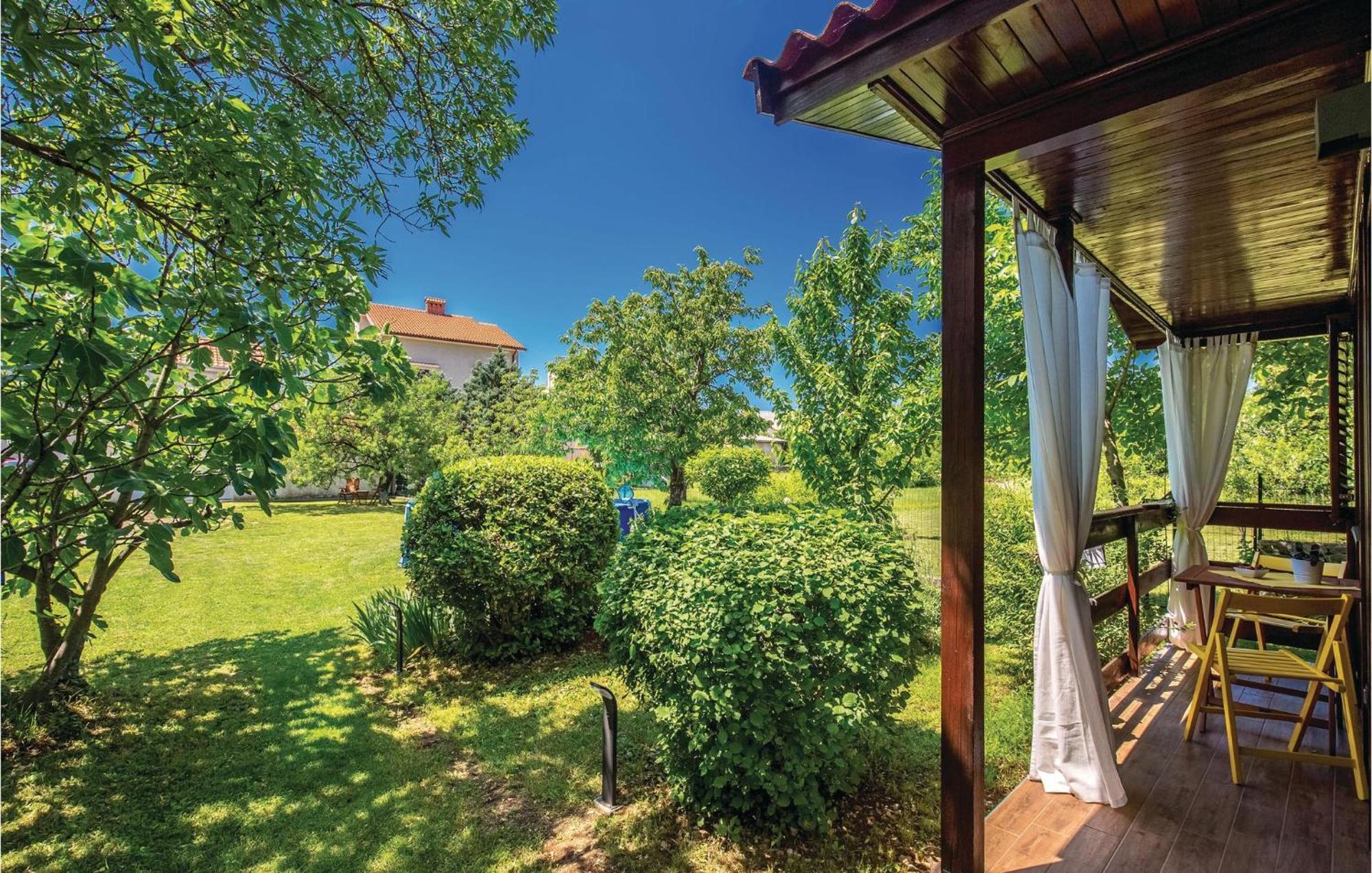 Cozy Home In Smrika With House A Panoramic View Exterior photo
