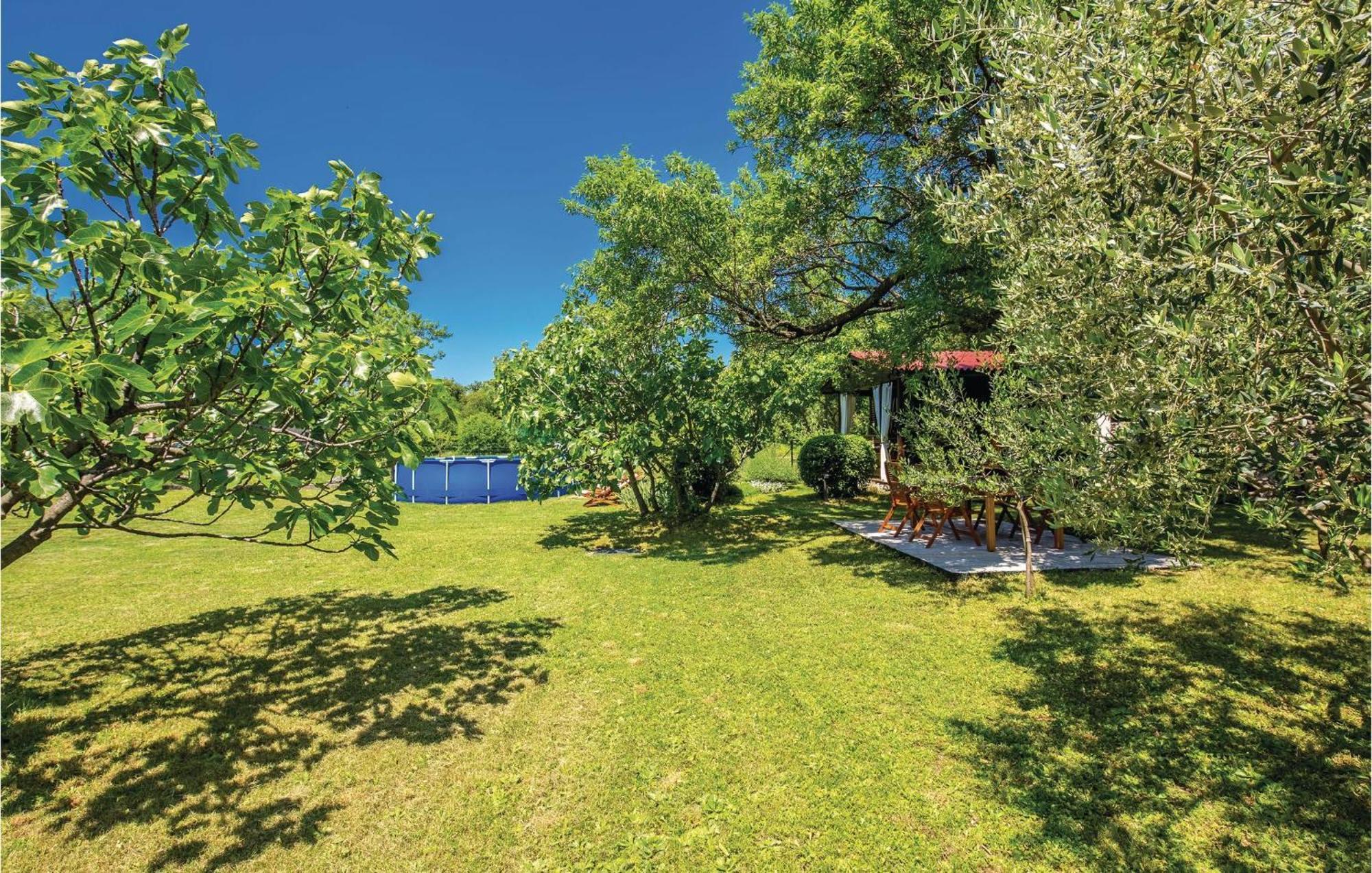 Cozy Home In Smrika With House A Panoramic View Exterior photo
