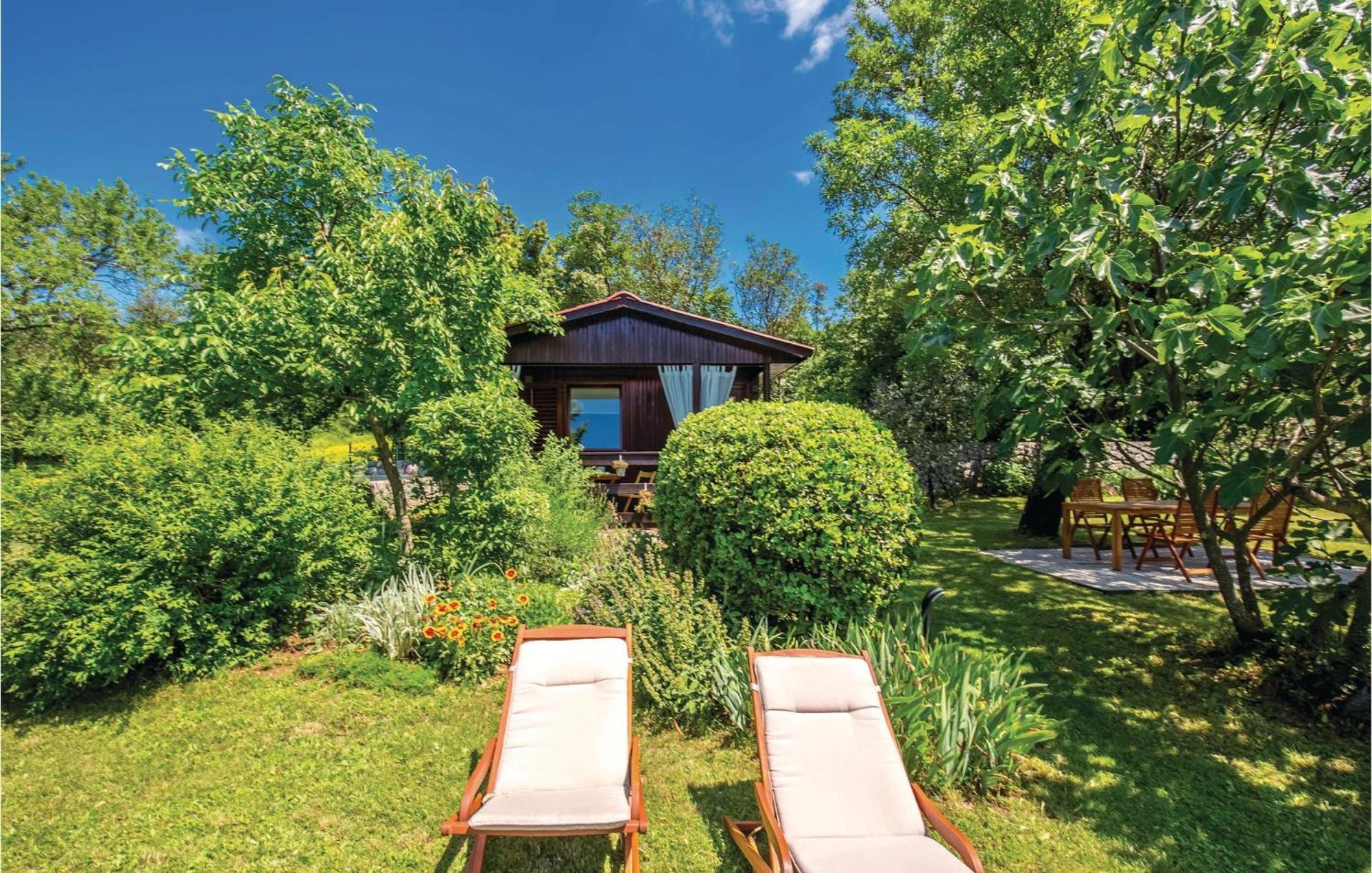 Cozy Home In Smrika With House A Panoramic View Exterior photo