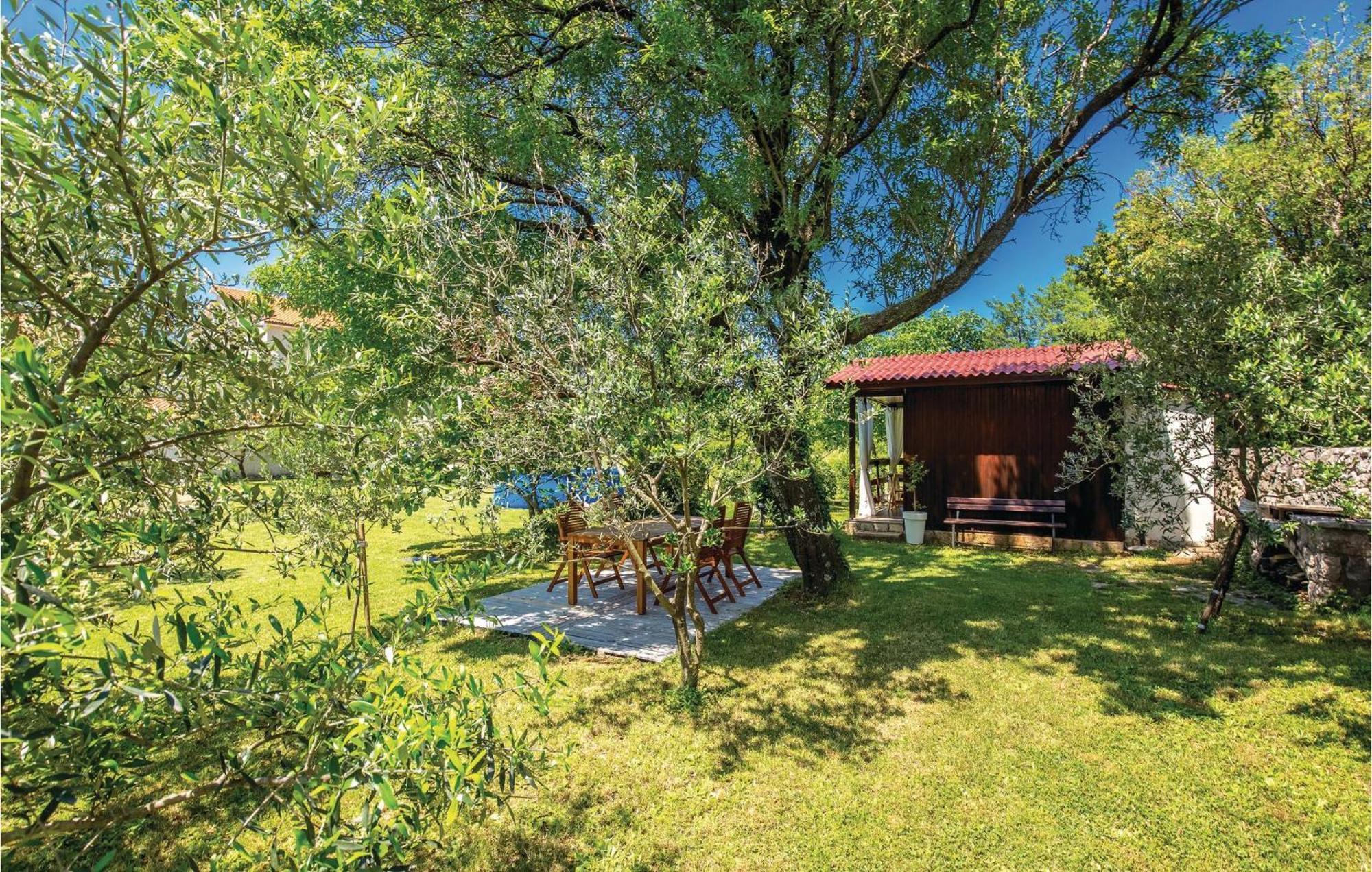 Cozy Home In Smrika With House A Panoramic View Exterior photo